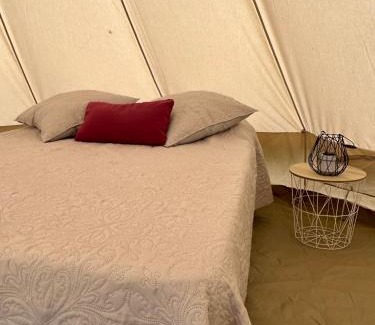 Eguzon-Chantome Other | Chambre au jardin Tente de charme