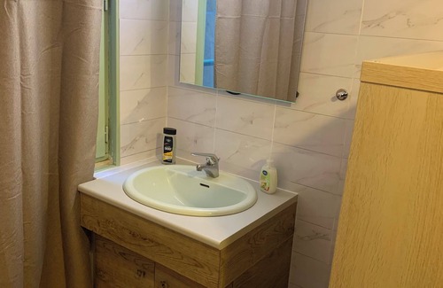 Saint-Cloud Hotel | Chambre au RDC Dans Hôtel Meublé