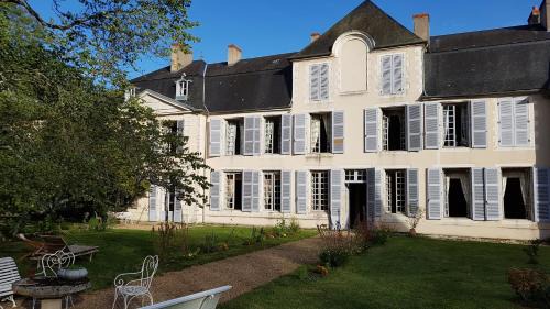 Cosne-Cours-sur-Loire Bed & Breakfast | Chambre aux coccinelles