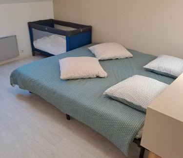 Mulsanne House | Chambre aux portes du circuit
