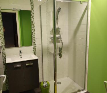 Coutances House | Chambre avec 2 lits double 120