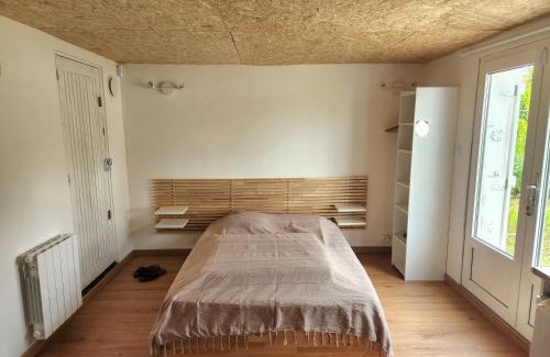 Orvault Apartment | Chambre avec cuisine et sdb privative, au calme