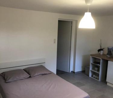 La Canourgue Bed & Breakfast | Chambre avec entrée indépendante à La Canourgue