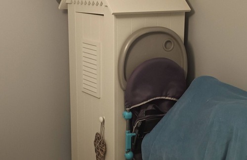 Arvert House | Chambre Avec lit 2 Personnes, Lit, Chaise Haute et Baignoire Bébé Fournis