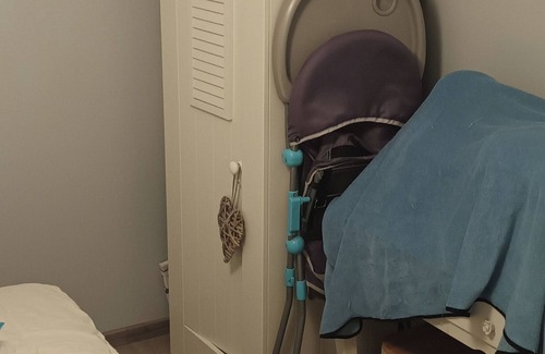 Arvert House | Chambre Avec lit 2 Personnes, Lit, Chaise Haute et Baignoire Bébé Fournis