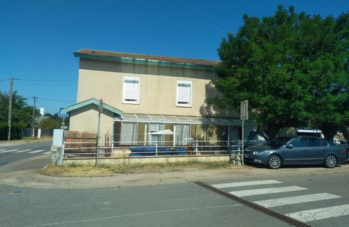 Montmerle-sur-Saone House | Chambre calme proche de l'autoroute A6