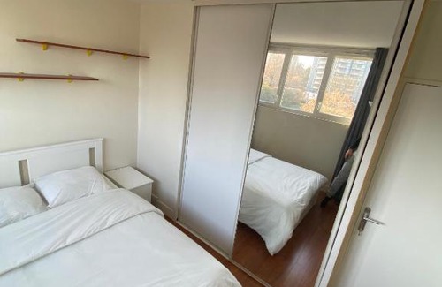 Massy House | Chambre calme (Mars) - proche Paris et TGV