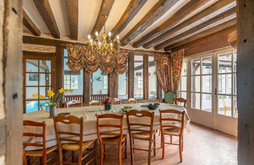 Tour-en-Sologne Bed & Breakfast | Chambre Chambord - Piscine intérieure - Jacuzzi