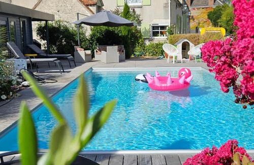 Messas Bed & Breakfast | Chambre Cheverny: Maison d'hôtes avec piscine chauffée & petit-déjeuner inclus - FR-1-590-489