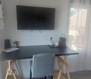 Saint-Laurent-d'Arce Bed & Breakfast | Chambre climatisée à 20 minutes de bordeaux