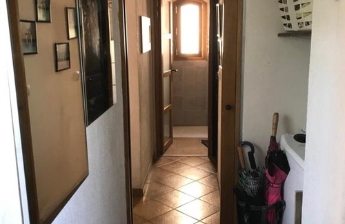 13th Arrondissement House | Chambre climatisée avec sdb privée dans une villa avec piscine ouverte d'avril à mi octobre