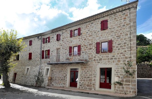 Sanilhac House | Chambre Comballe charmante avec jacuzzi