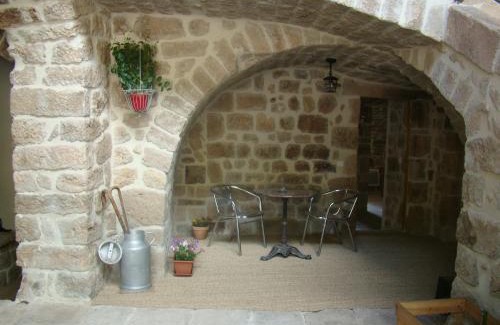Sanilhac House | Chambre Comballe charmante avec jacuzzi