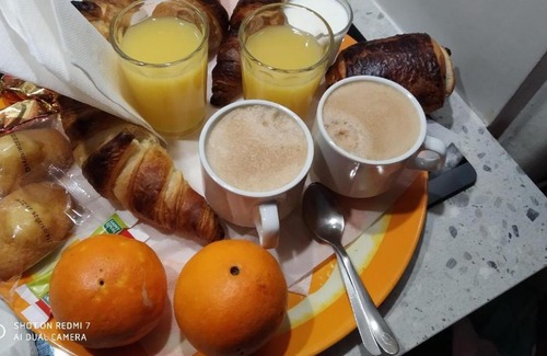 Saint-Assiscle House | CHAMBRE CONFORTABLE,GARE,Climatisation,PARKING,WIFI,pt déjeuner compris
