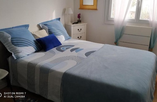 Saint-Assiscle House | CHAMBRE CONFORTABLE,GARE,Climatisation,PARKING,WIFI,pt déjeuner compris