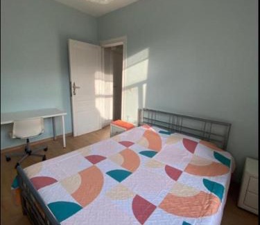 Collignon House | Chambre confortable lits double schaarbeek premier étage