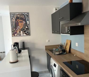 Aucamville House | Chambre cosy