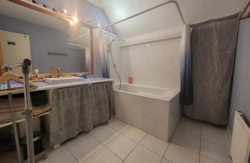 Sannois House | Chambre cosy - lit 2 places