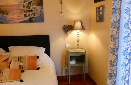 Taulignan House | Chambre d'Adelice avec piscine