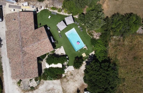 Taulignan House | Chambre d'Adelice avec piscine