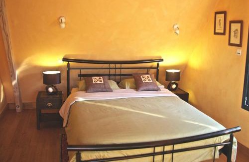 Rouffignac-Saint-Cernin-de-Reilhac Bed & Breakfast | Chambre d'hôtes La Dentalie