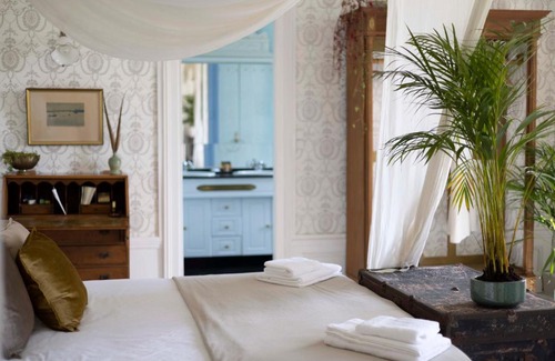Quesnoy-le-Montant Bed & Breakfast | Chambre d’hôtes au Château Le Bas Bleu, Anaïs Nin