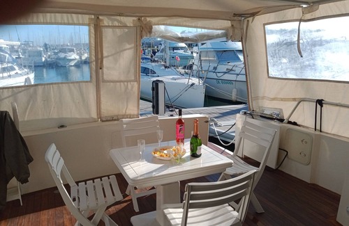 Calais City Center Boat Rental | Chambre D'hôtes et Mini Croisière