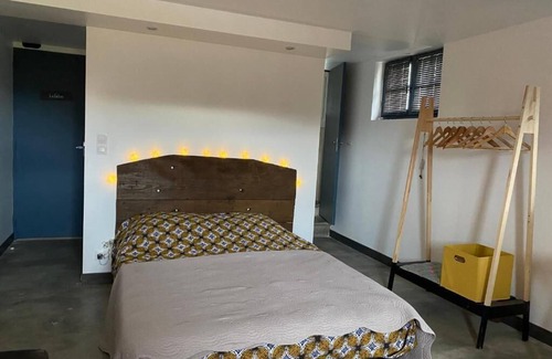 Alba-la-Romaine Bed & Breakfast | Chambre D'hôtes 2p, Gestion Libre, Piscine Partagée