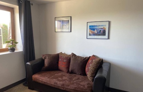 Alba-la-Romaine Bed & Breakfast | Chambre D'hôtes 2p, Gestion Libre, Piscine Partagée