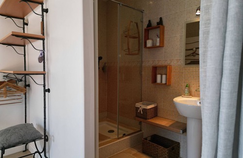 Callas House | Chambre D'hôtes Indépendante vue Piscine Avec sa Cuisine D'été