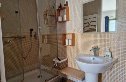 Callas House | Chambre D'hôtes Indépendante vue Piscine Avec sa Cuisine D'été
