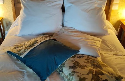 La Genevraie Bed & Breakfast | Chambre d'Hôtes La Ferme du Pré-Martin