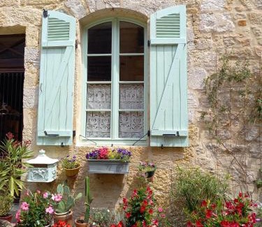 Saint-Cyprien Bed & Breakfast | chambre d hôtes les remparts