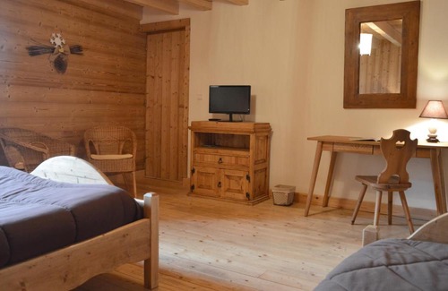 Saint-Eustache Bed & Breakfast | Chambre d'hôtes Les Pralets