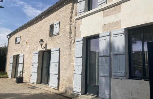 Corme-Royal Bed & Breakfast | Chambre d'Hôtes LES ROCHES