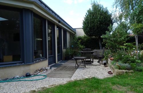 Sainte-Therese Bed & Breakfast | Chambre d'hôtes sur jardin acces PMR