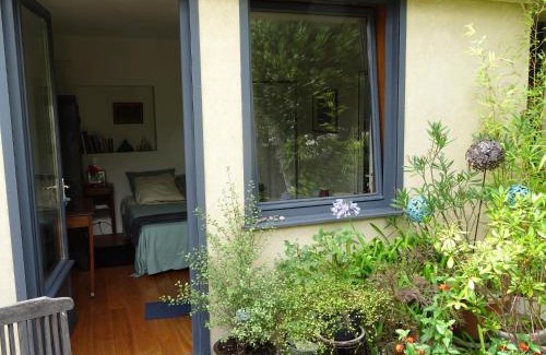 Sainte-Therese Bed & Breakfast | Chambre d'hôtes sur jardin acces PMR