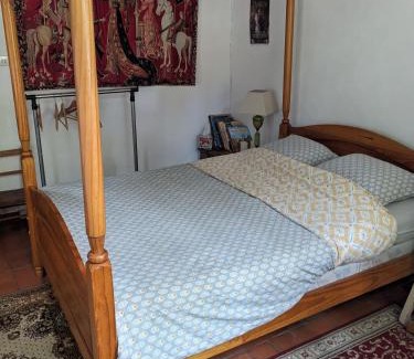 Saint-Michel-Lapujade Bed & Breakfast | chambre d'hôte La Fontaine