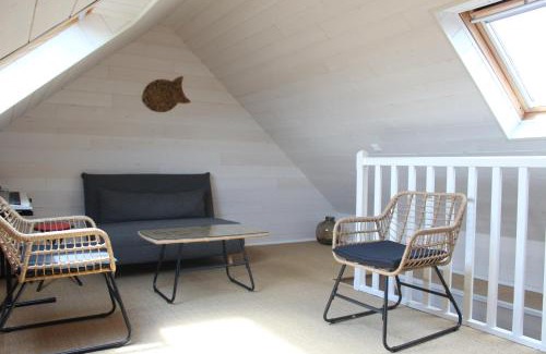 Saint-Vaast-la-Hougue Bed & Breakfast | Chambre d'hôte, avec espace vue sur mer, à 400 m du port au 2ème et 3ème étage d'une maison typique de Saint Vaast La Hougue