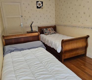 Lurcy-le-Bourg House | Chambre d'hote les frérots