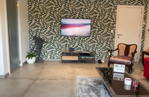 Couture-Saint-Germain Apartment | Chambre d hôtes Le Joyau with indoor pool and sauna