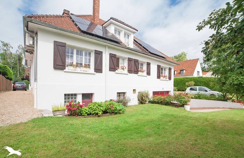 Montlignon Apartment | Chambre Dans Chambre D'hôtes Chez Jean Noel