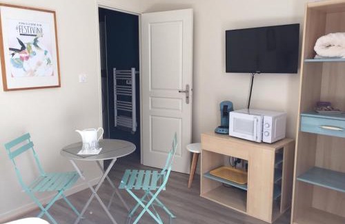 Saumur House | Chambre dans dépendance Maison de Ville + abri vélos