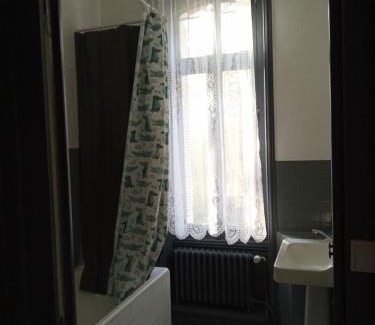 Airvault House | Chambre dans maison bourgeoise 2