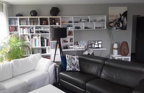 Yssingeaux Bed & Breakfast | Chambre dans maison contemporaine