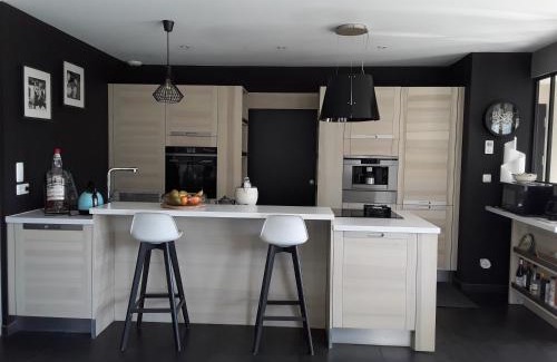 Yssingeaux Bed & Breakfast | Chambre dans maison contemporaine