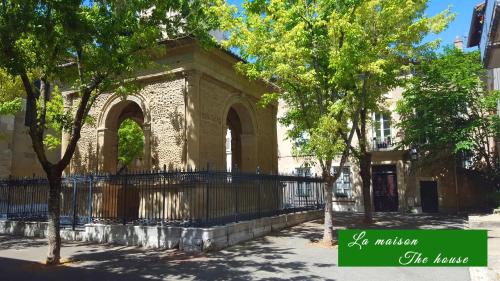 Valence Bed & Breakfast | Chambre de charme au coeur du vieux Valence - Confort & Calme