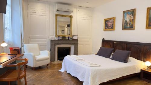 Valence Bed & Breakfast | Chambre de charme au coeur du vieux Valence - Confort & Calme