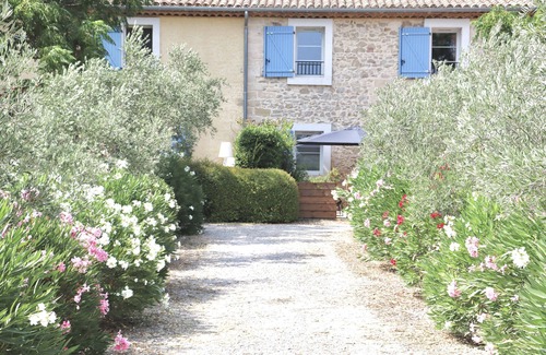 Saint-Just Bed & Breakfast | Chambre Dhôte Pour 2 Personnes Dans un Mas Languedocien Avec Piscine et Jacuzzi