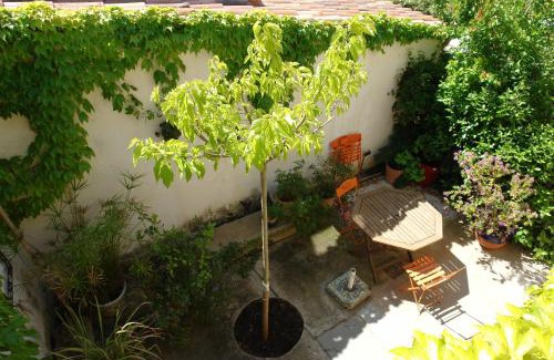 Caremeau House | Chambre donnant sur jardin